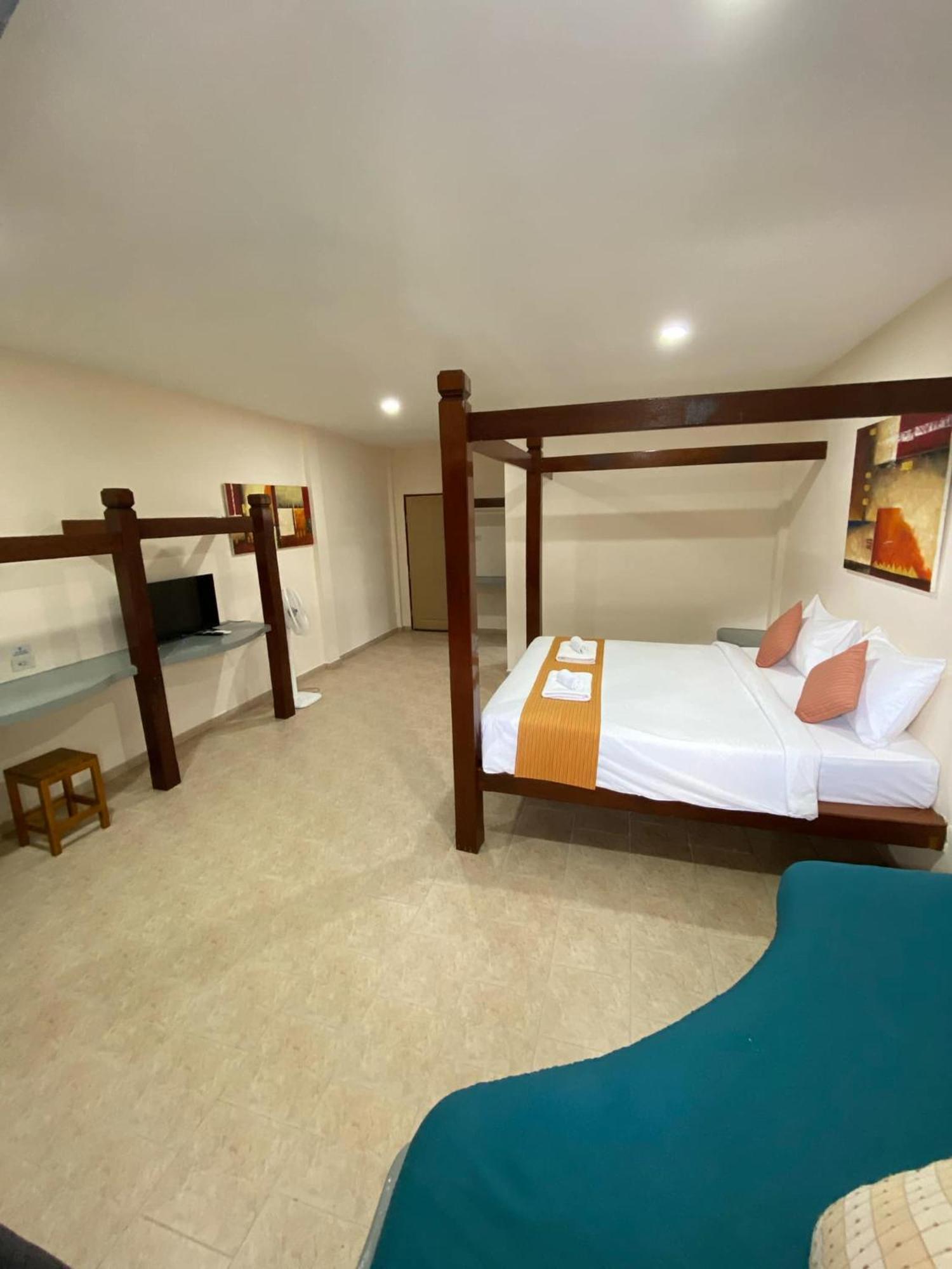 Pandora Cafe Hotel Pantai Chaweng Luaran gambar